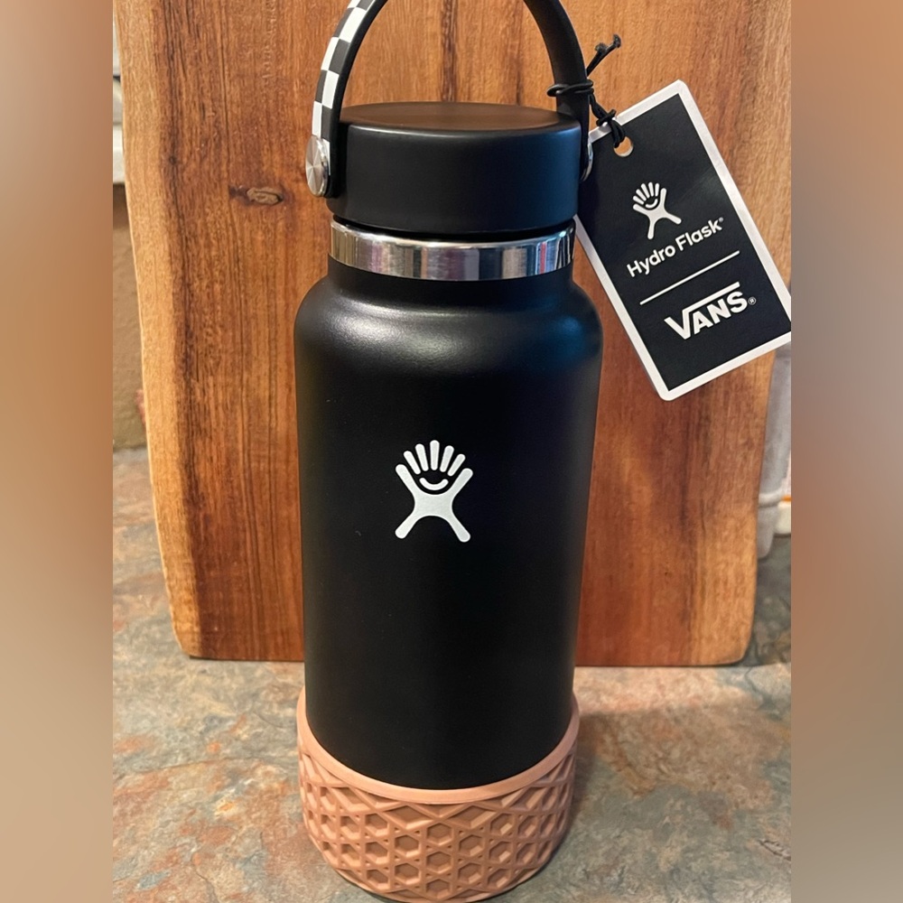 VANS HYDRO FLASK 32oz new